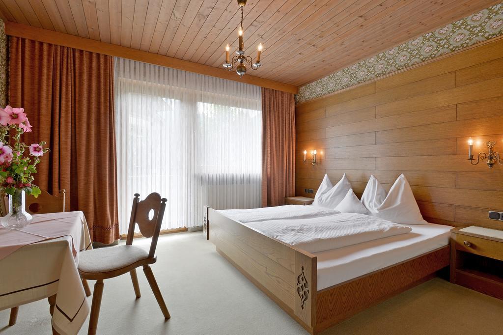 Landhaus zum Griena Mayrhofen Zimmer foto